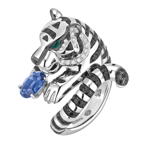 Boucheron Bagha, the tiger ring Blue sapphire