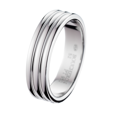 Boucheron Godron Platinum Large Wedding Band