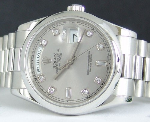 Rolex Day-Date (Platinum / Silver-Diamonds / Platinum) 118206