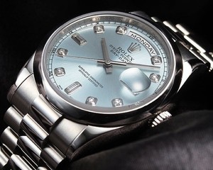 Rolex Day-Date (Platinum / Ice Blue-diamonds / Platinum) 118206